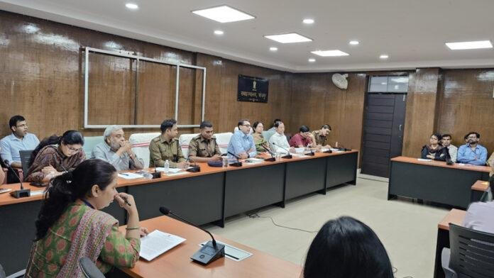 होली को लेकर DM-SP ने की शांति समिति की बैठक