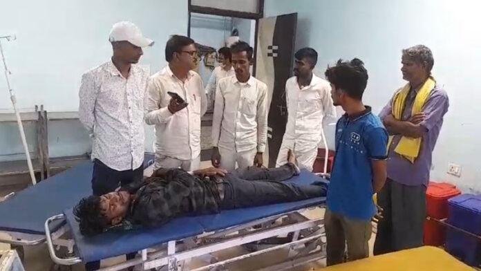 शौच करने गए युवक को अपराधियों ने मारी गोली