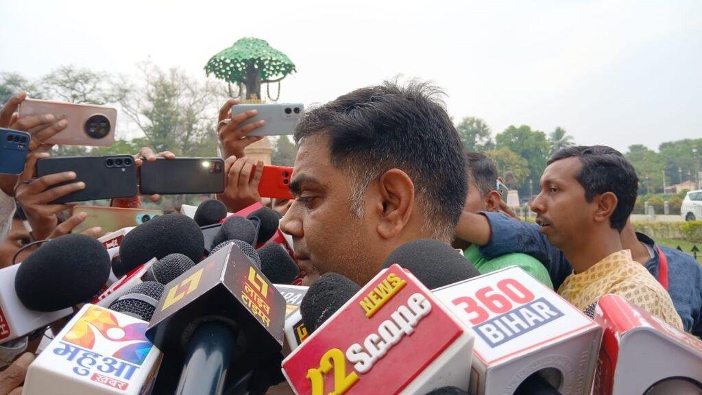बिहार विधानसभा Live : सदन में जानें किस बात पर भड़क गए CM नीतीश बिहार विधानसभा Live : सदन में जानें किस बात पर भड़क गए CM नीतीश