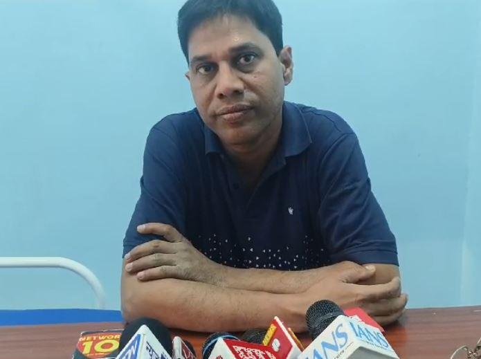 Ara में आभूषण दुकान में अपराधियों ने हथियार के बल पर की लूट, CCTV फुटेज आया सामने