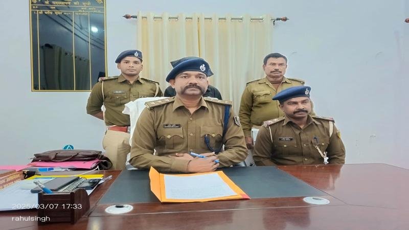 पत्नी की हत्या कर शव जलाने की कोशिश, पुलिस ने आरोपी पति को धर दबोचा