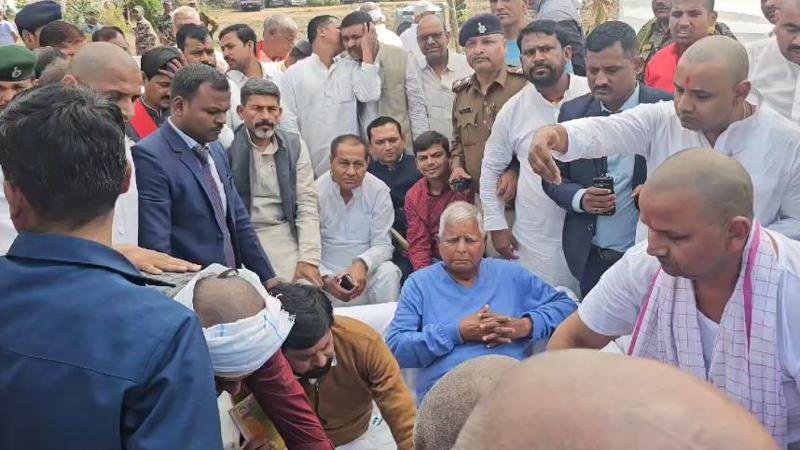 श्राद्धकर्म के बहाने लालू का मुख्यमंत्री पर निशाना, कहा- बिहार में नीतीश से ज्यादा तेजस्वी को करते हैं पसंद