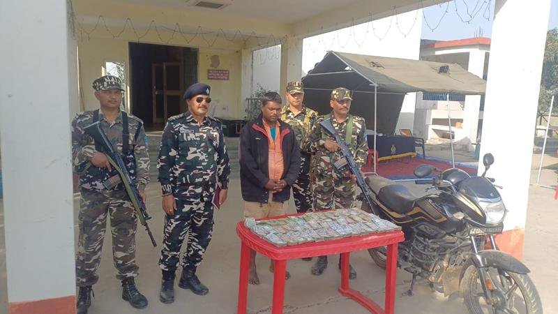 25 लाख नेपाली रुपए के साथ घोड़ासहन का युवक धराया, हुंडी कारोबार से जुड़ा है मामला