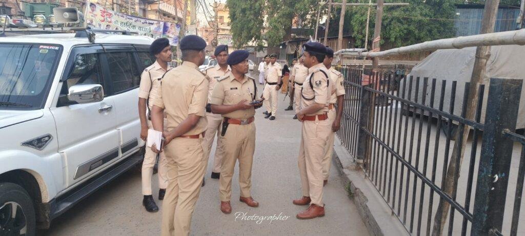 थोड़ी देर बाद गांधी मैदान में अदा की जाएगी ईद की नमाज | 22Scope News Patna Police 1 2 22Scope News