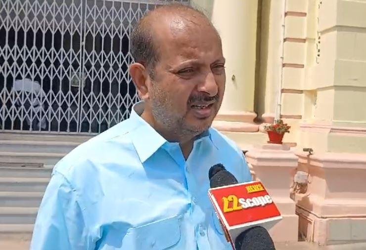 बिहार विधानसभा Live : कब्रिस्तान के मुद्दे पर सदन में छिड़ी बहस बिहार विधानसभा Live : कब्रिस्तान के मुद्दे पर सदन में छिड़ी बहस