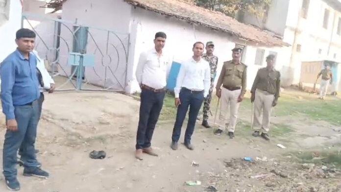 अतिक्रमण किए गए 27 डिसमिल जमीन को अंचलाधिकारी ने कराया खाली