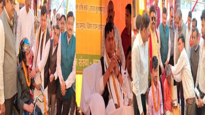 केंद्रीय मंत्री ने 300 से अधिक दिव्यांगजनों को बैटरी चालित ट्राइसाइकिल किया वितरण
