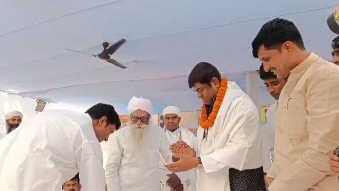 मुकेश का नीतीश पर तंज, कहा- उम्र ज्यादा होने के कारण तबियत खराब, नए पीढ़ी को सौंपे कुर्सी