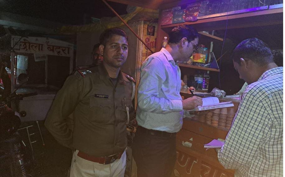 Ranchi : मोरहाबादी में कई दुकानों में विशेष जांच अभियान से मचा हड़कंप, गुटखा सिगरेट पर... Ranchi : जांच अभियान के दौरान टीम