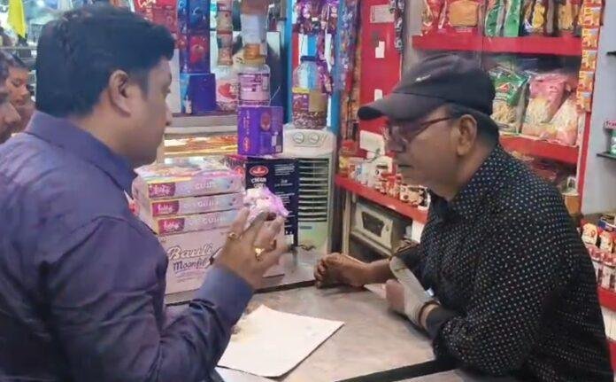 Dhanbad : निरसा और चिरकुंडा में खाद्य सुरक्षा विभाग की छापेमारी से मची हड़कंप...