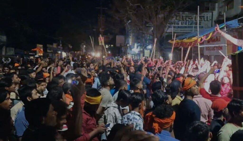 Hazaribagh : मंगल को जन्मे, मंगल ही करते, मंगलमय हनुमान-मंगलवारी जुलूस के साथ रामनवमी का आगाज... Hazaribagh : जुलूस के दौरान उमड़ी भीड़