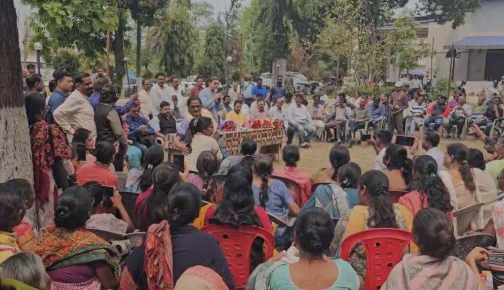 Hazaribagh : भारी संख्या में जुटे लोग