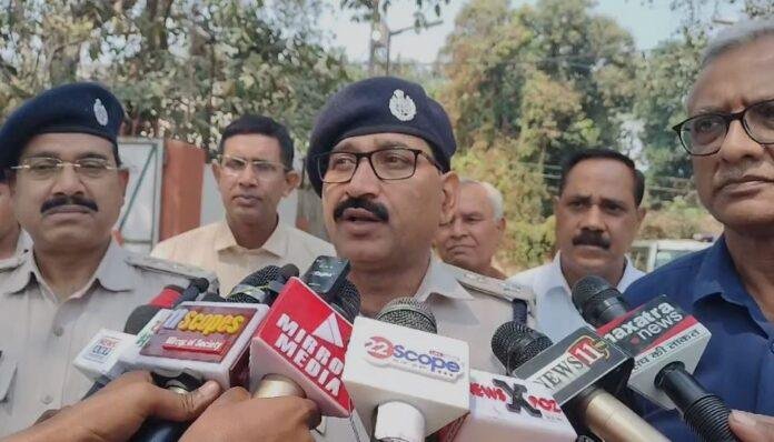 Dhanbad : बस एक क्लिक और आपका सारा पैसा गायब, जागरूकता रथ रवाना...