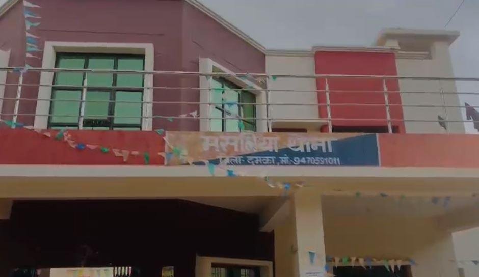 Dumka Crime : दुमका से तीन शातिर साइबर अपराधी रंगेहाथ गिरफ्तार... Dumka Crime : मसलिया थाना का है मामला