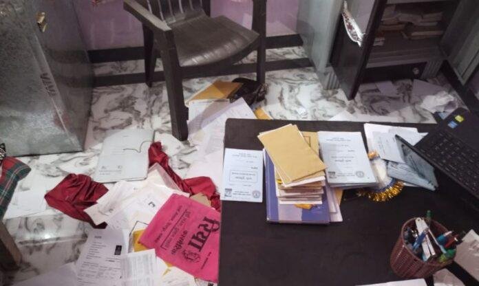 Breaking : मांडर में चोरों का आतंक, शिक्षक के घर से 12 लाख कैश और....