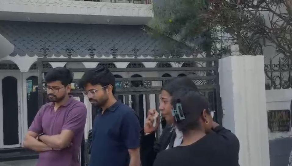 Ranchi Breaking : हादसे के बाद रोती बिलखती मृत युवती की सहेली