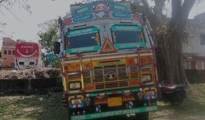 Dhanbad एसडीएम की बड़ी कार्रवाई, छापेमारी में भारी मात्रा में अवैध कोयला धराया...