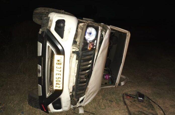 Dhanbad : सीआईएसएफ टीम का गश्ती वाहन पलटा, तीन जवान घायल...