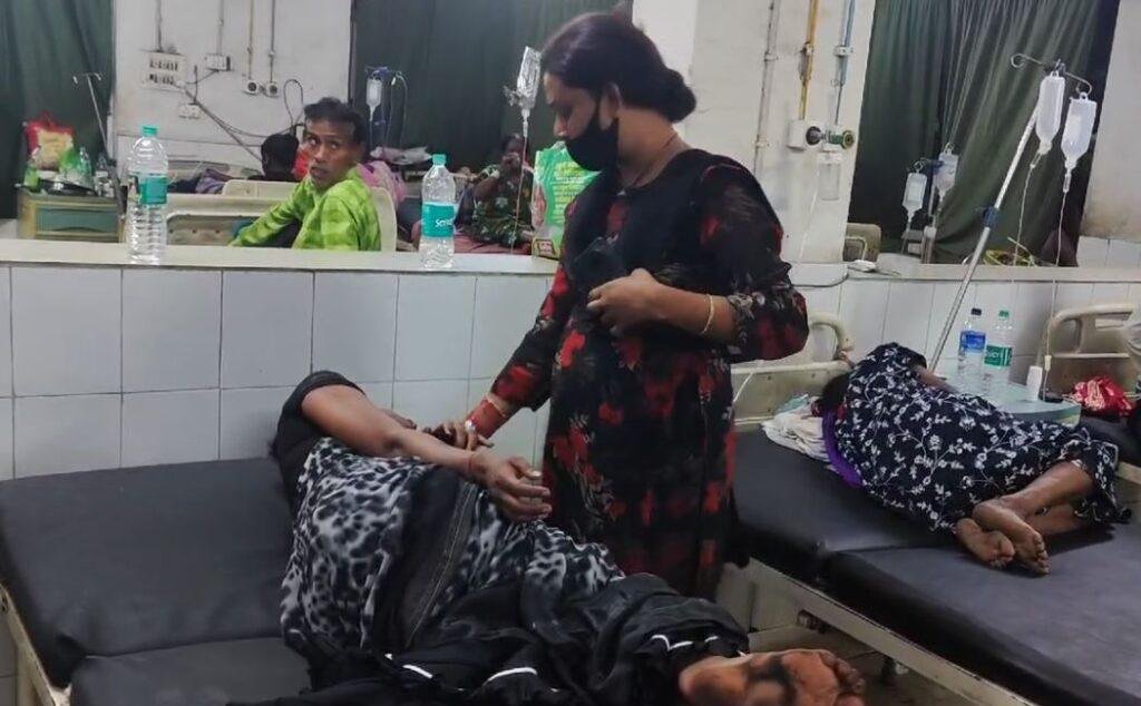 Dhanbad :अस्पताल में इलाजरत किन्नर