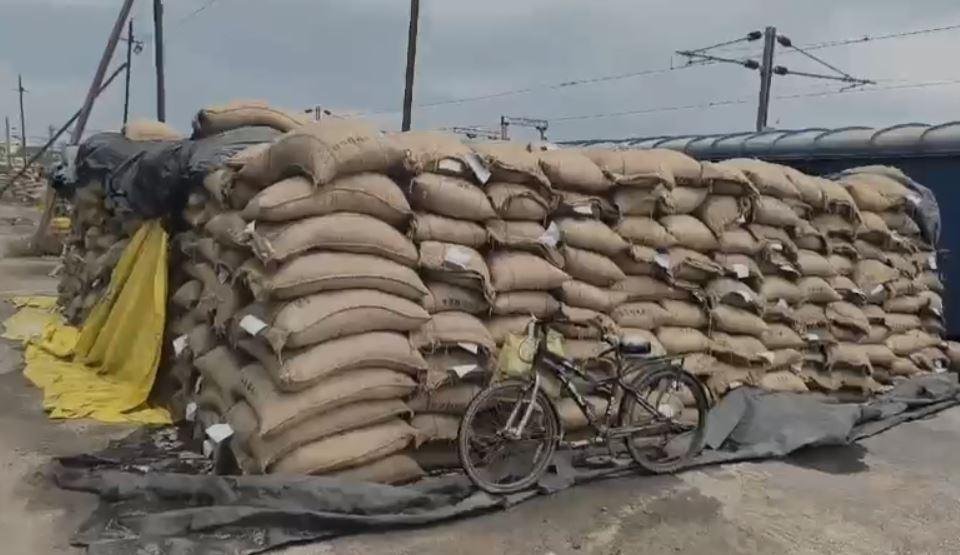 Breaking : FCI की घोर लापरवाही, गरीबों का निवाला सड़ने की कगार पर...
