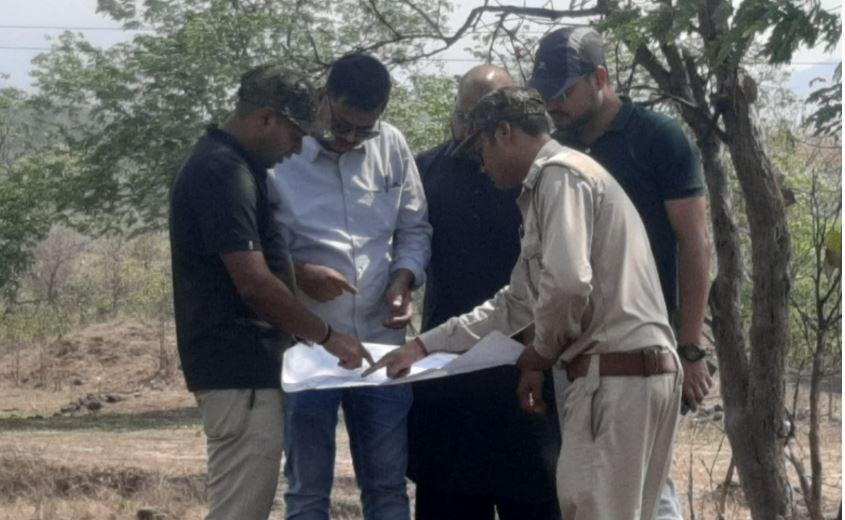 Ramgarh : अरगड्डा क्षेत्र केडी कंपनी के जंगलों का डीएफओ ने किया निरीक्षण...
