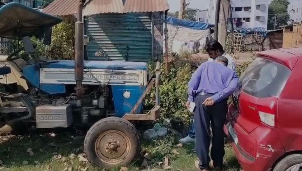 Bokaro CBI Attack : रिकवरी के लिए गई सीबीआई की टीम पर हमला, घर के अंदर ही... Bokaro CBI Attack : जांच के दौरान जांच करती सीबीआई टीम