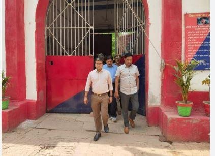 यूपी के जौनपुर जेल में बंदियों में वर्चस्व की जंग में हुई जमकर मारपीट, पूर्वांचल के जिलों में पुलिस अलर्ट जौनपुर जेल की फाइल फोटो