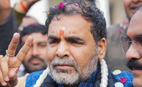 खेल मंत्रालय के फैसले के बाद WFI के पदाधिकारी का अंदाज।