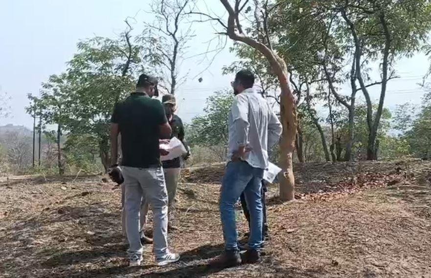 Ramgarh : निरीक्षण के दौरान अधिकारी