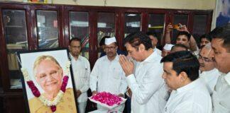 Sheila Dixit Jayanti पर कांग्रेस ने दी श्रद्धांजलि, प्रदेश अध्यक्ष देवेन्द्र यादव रहे मौजूद...