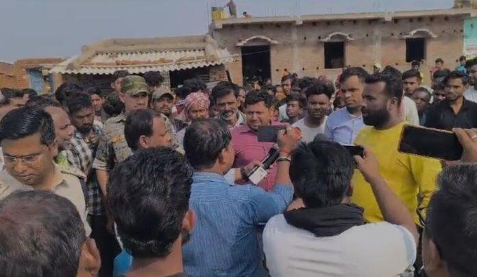 Jamtara : पेट्रोल पंप के कर्मी की हत्या के बाद भड़के ग्रामीणों ने कर दिया...