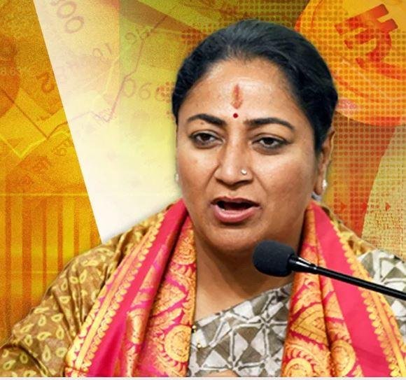 दिल्ली विधानसभा में बजट पेश करतीं सीएम रेखा गुप्ता