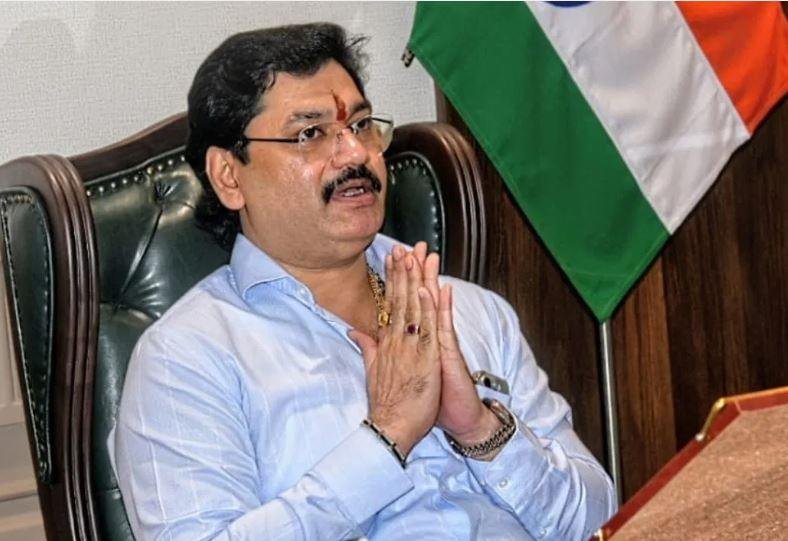 महाराष्ट्र के पूर्व कैबिनेट मंत्री धनंजय  मुंडे