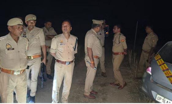 बलिया में एनकाउंटर के बाद मौके पर पुलिस