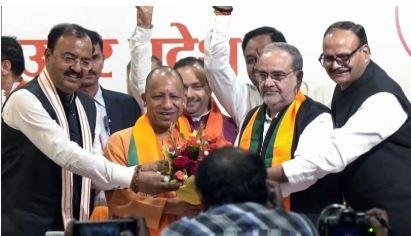 भाजपा ने यूपी में अपने 72 जिलाध्याक्षों की जारी की सूची, देखें किसके सिर सजा ताज... यूपी भाजपा ने जारी की नए जिलाध्यक्षों की सूची