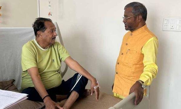 Breaking : बेहतर स्वास्थ्य सुविधा के लिए वित्त मंत्री राधाकृष्ण किशोर दिल्ली रवाना...