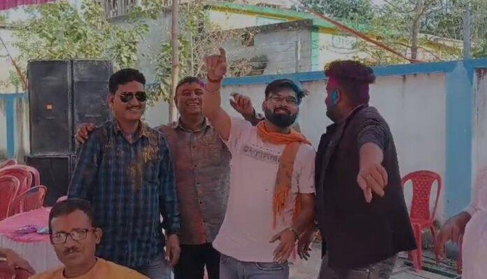 Ramgarh प्रेस क्लब में होली मिलन समारोह का आयोजन, उड़े गुलाल...