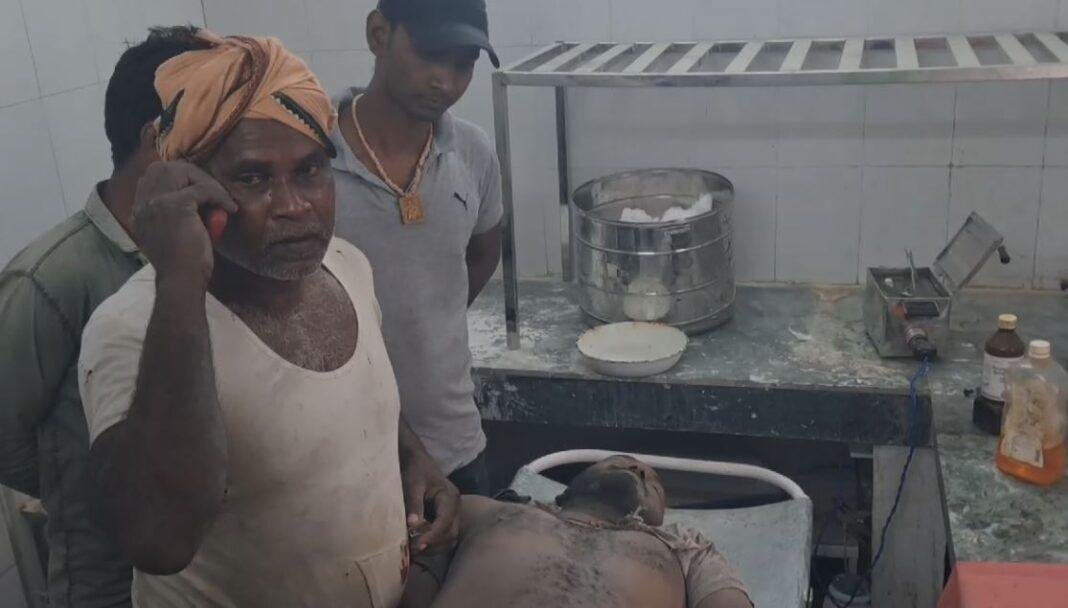 Garhwa : काल बनकर गिरी बिजली, चपेट में आने से आने से युवक की दर्दनाक मौत...
