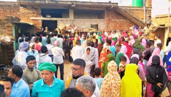 Giridih : पिता ने पहले तीन बच्चों का गला घोंटा और कर ली खुदखुशी, गुत्थी सुलझाने में जुटी पुलिस...