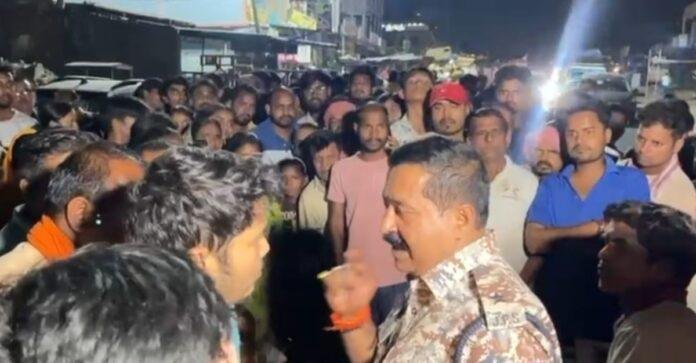 Giridih : हत्या के विरोध में बीच सड़क पर ही शव रखकर कर दिया सड़क जाम, ग्रामीणों का दिखा उबाल...