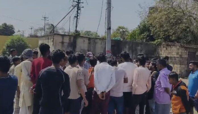 Bokaro : कूलिंग पॉन्ड में तैरता हुआ अज्ञात महिला का शव मिलने से मची सनसनी, जांच में जुटी पुलिस...