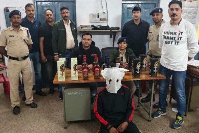 Ranchi : ऑपरेशन सतर्क के तहत RPF की बड़ी कार्रवाई, बिहार ले जाने से ठीक पहले पकड़ाए तीन शराब तस्कर