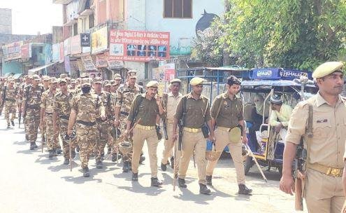 संभल में होली पर पुलिस का फ्लैग मार्च