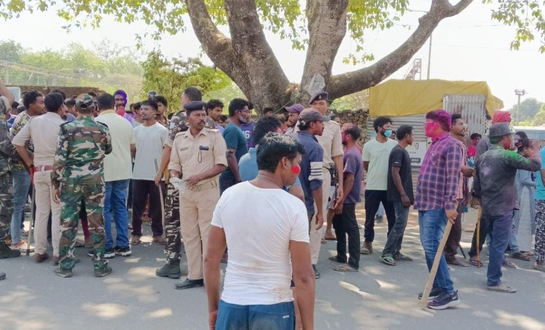 Ranchi Clash : दो पक्षों के बीच खूनी संघर्ष में चली गयी युवक की जान, भड़के ग्रामीणों ने कर दिया...