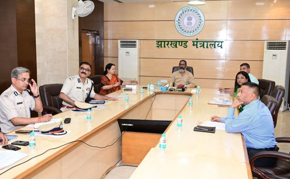 Ranchi : सीएम हेमंत सोरेन ने बुलाई हाई लेबल मीटिंग कहा, पर्व-त्योहारों पर अगर गलत अफवाह फैलाई तो...