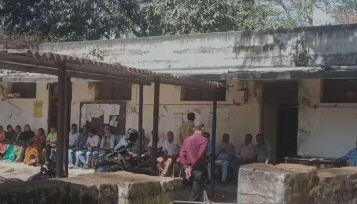 Ramgarh CBI Raid : सीसीएल अरगड्डा क्षेत्र में सीबीआई की छापेमारी से मचा हड़कंप, पीओ, सेफ्टी ऑफिसर सहित...