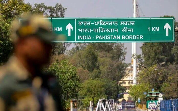 हजारीबाग प्रशासन के रिकॉर्ड में हजारीबाग में 2 पाकिस्तानी बहु और 12 बांग्लादेशी, दोनों बहू लॉन्ग टर्म विजा के तहत रह रही है, आदेश के बाद पहुंची विदेश शाखा