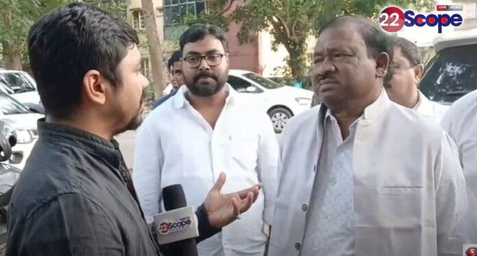 BJP ने आदिवासी नेताओं को 2 फीट के गड्ढे में केकड़ा बना दिया है