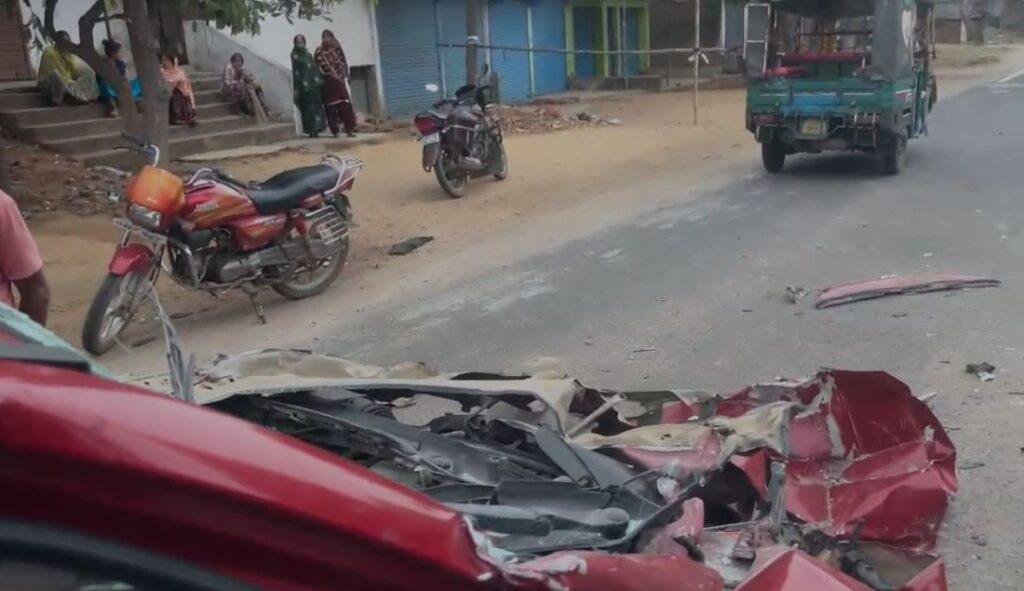 Giridih Accident : ट्रक और कार में भीषण टक्कर, एक की मौत 5 घायल, कार के उड़े चिथड़े...