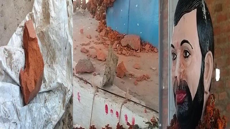 असामाजिक तत्वों ने स्व. रामविलास पासवान की तोड़ी प्रतिमा